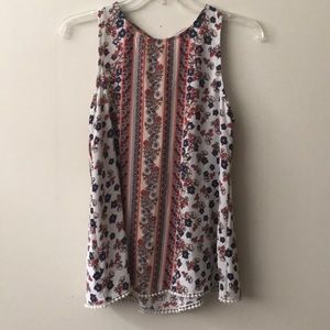 🌸NWOT Floral Sleeveless Top🌸